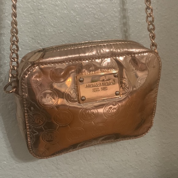 Michael Kors, gold embossed Crossbody - Picture 2 of 8